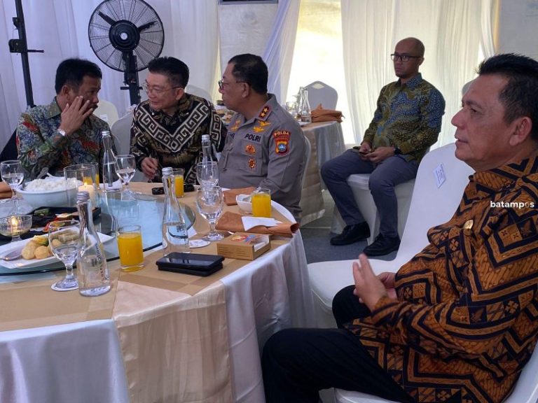 Kala Ansar, Rudi, dan Yan Fitri Mesra di Acara Adik Prabowo di Batam