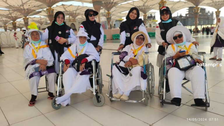 Tiba di Madinah, Jemaah Kloter BTH 1 Mulai Berkunjung ke Raudhah