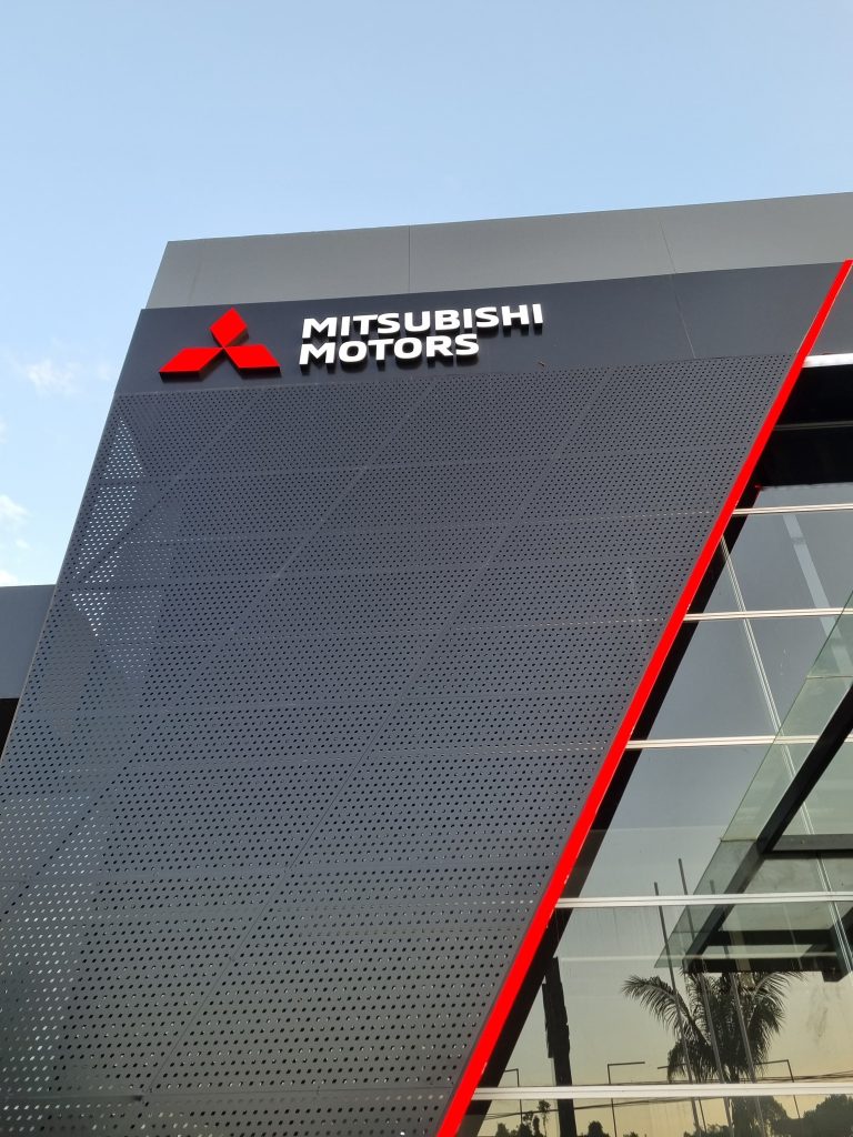Mitsubishi Motors Gencarkan Ekspansi, Resmikan Dua Dealer Mewah di Kalimantan Timur