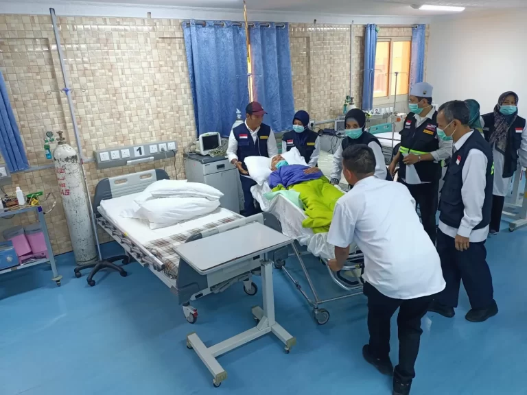 Puluhan Jemaah Haji Indonesia Dirawat di Klinik Haji Madinah