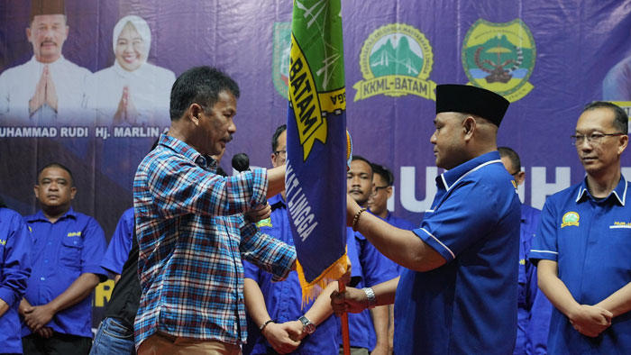 Muhammad Rudi Kukuhkan Pengurus KKML Kota Batam Masa Bakti 2024-2029