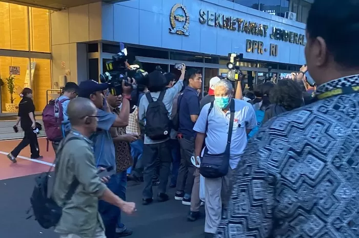 KPK Amankan Bukti Transfer Uang Usai Geledah Kantor Sekjen DPR Hingga Rumah Kediaman Tersangka