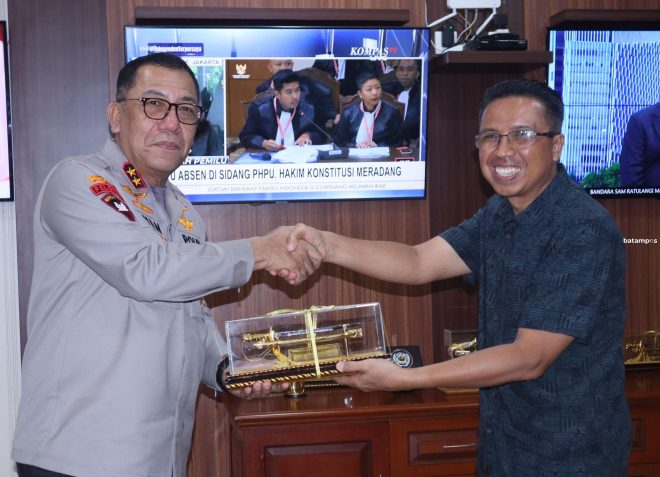 Irjen Yan Fitri Ajak Semua Lapisan Jaga Keamanan, Manajemen Batam Pos Silaturahmi ke Kapolda Kepri