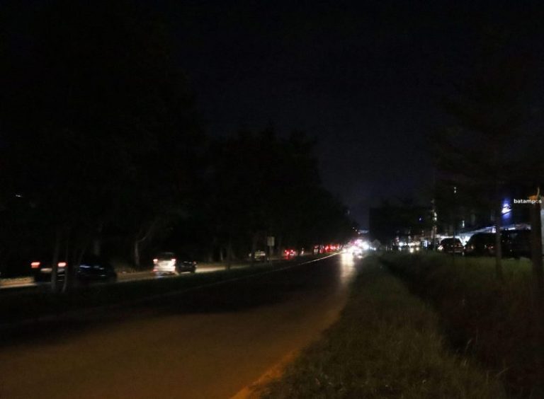 PJU di Jalan Orchard Boulevard Padam Karena Tiang Tertabrak Kendaraan