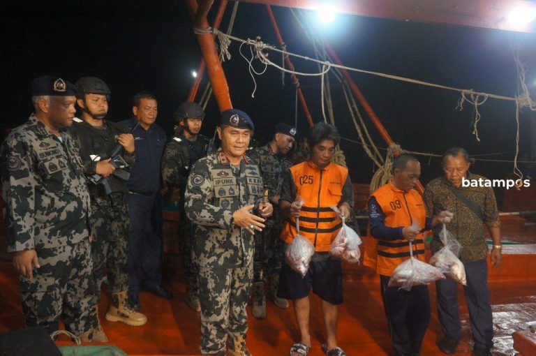 Curi Ikan di Perairan Natuna dan Selatan Malaka, KKP Kembali Amankan Kapal Asing