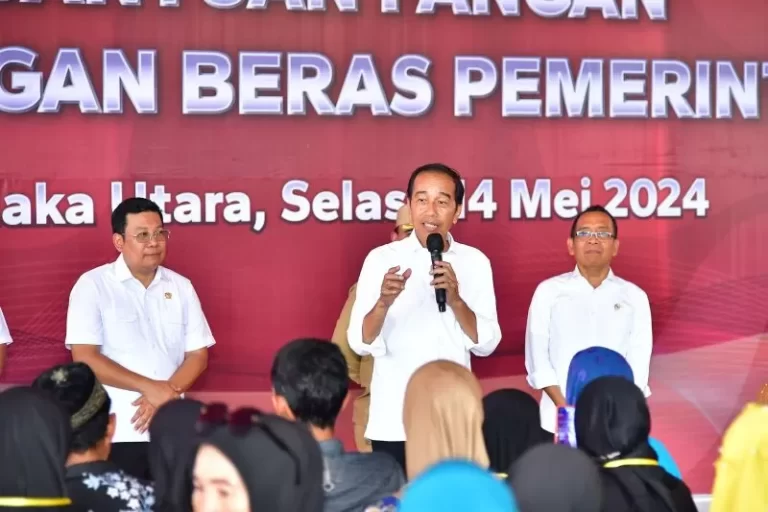 Survei: Approval Rating Jokowi Tembus 77,1 Persen