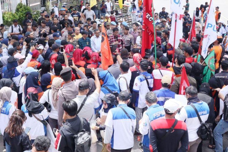 Rudi Janji Sampaikan Persoalan Buruh Batam ke Pusat