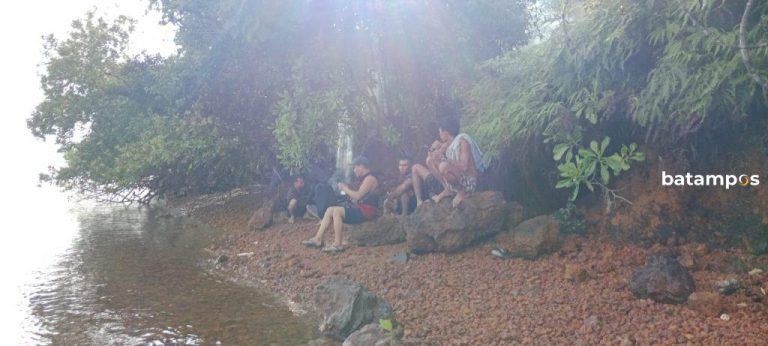 16 Orang PMI Dibuang Tekong di Pulau Kosong