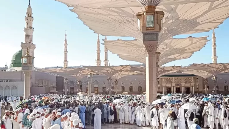 Cuaca di Arab Saudi Sangat Panas, Jamaah Haji Diimbau Tidak Nyeker