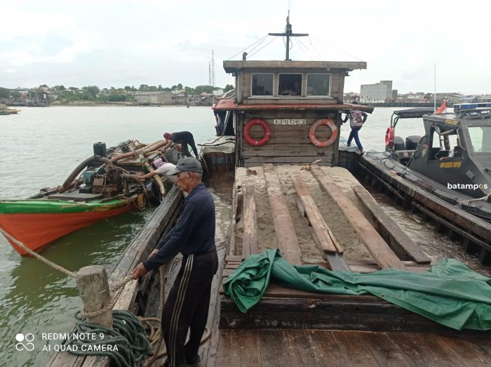 Empat Kapal dan Pemiliknya Ditangkap Polda Kepri, Terkait Tambang Pasir Laut Ilegal di Perairan Meral, Karimun