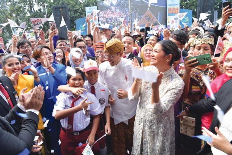 Rapor Merah untuk Mendikbudristek pada Hardiknas