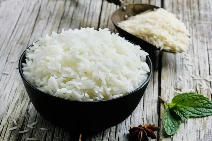 Ini Penjelasan Ilmiah Soal Tidak Makan Nasi Selama Satu Bulan & Berat Badan