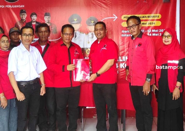 Udin P Sihaloho Kembalikan Formulir Cawawako Batam