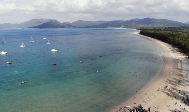 Indahnya Pantai Padang Melang, Saujana Eksotis di Pulau Jemaja, Anambas