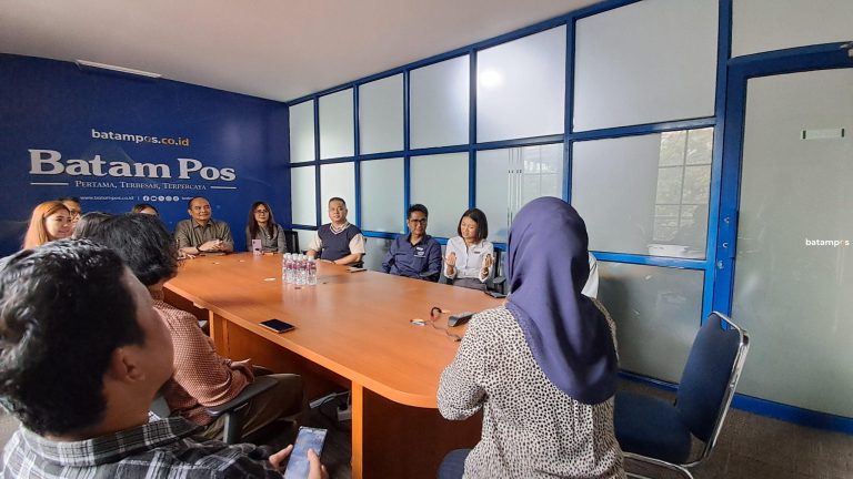 Aston Group Kunjungi Batam Pos