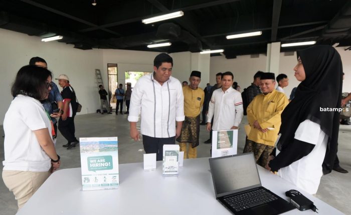 Pemkab Bintan bersama 13 Perusahaan dan 2 LPKS Tandatangani Komitmen Rekrut Tenaga Kerja Lokal