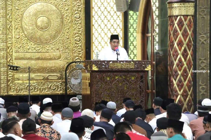 Salat Idul Adha 1445 H di Lapangan Hang Tuah Tanjunguban, Bupati Bintan, Roby Kurniawan jadi Khatib