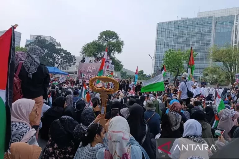Ribuan Warga Ikuti Aksi Bela Palestina di Depan Kedubes AS