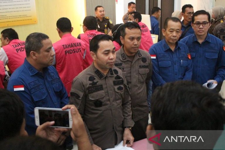 Kejaksaan Tahan 7 Tersangka Korupsi Dinas Pendidikan Sumbar
