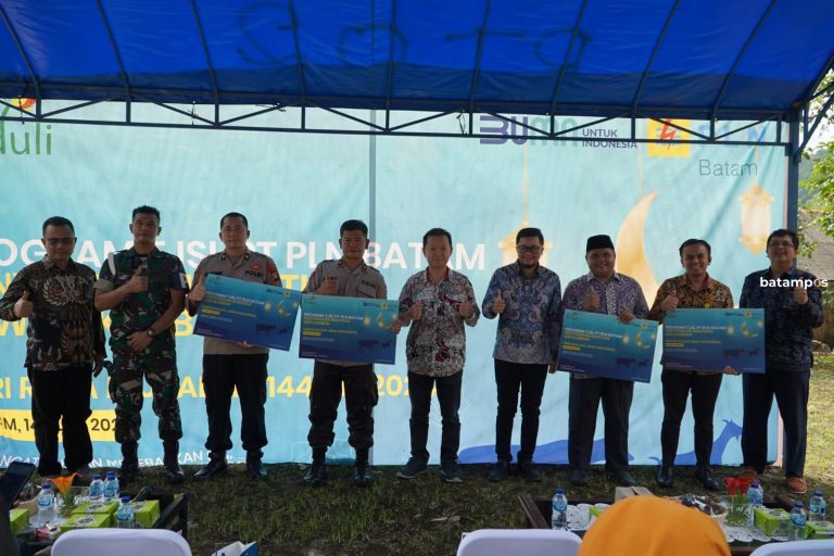 Berbagi Kebahagiaan di Momen Idul Adha, PLN Batam Sebar 45 Ekor Hewan Kurban untuk Masyarakat Batam