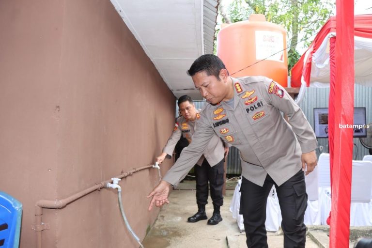 Warga Tanjungunggat Dapat Bantuan Revitalisasi Sumber Air Bersih dari Polresta