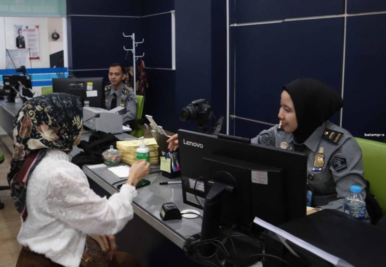 Layanan Imigrasi Batam Akhirnya Normal Kembali