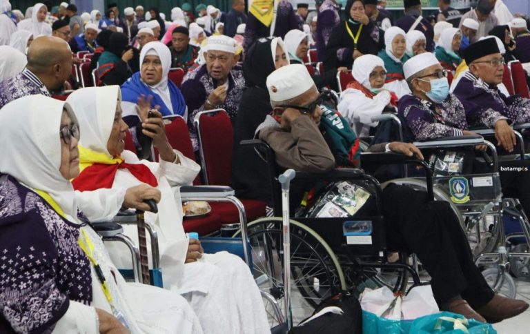 Pemulangan Jemaah Haji Dimulai, 446 Jemaah Kloter 2 BTH Tiba di Batam