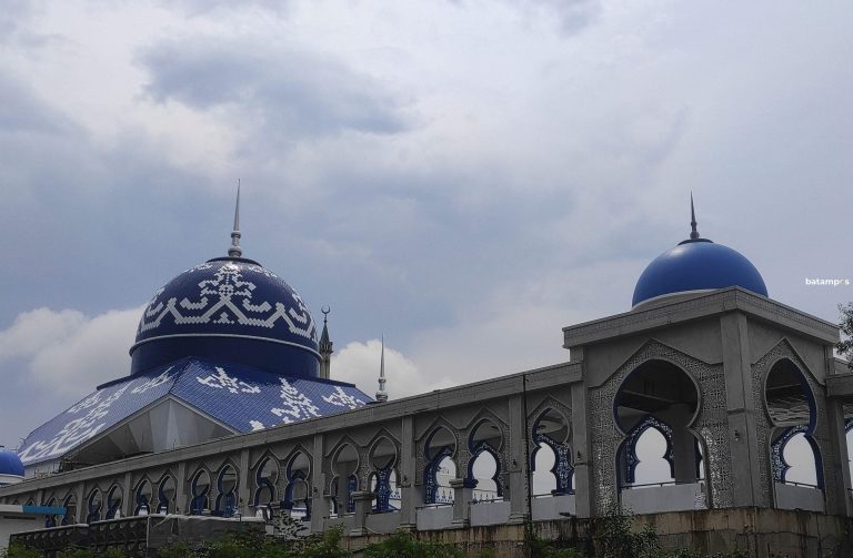 Molor Lama, Revitalisasi Masjid Agung Tak Kunjung Rampung