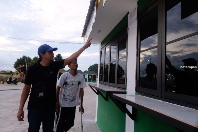 Pedagang Anjung Cahaya Keluhkan Harga Sewa Kios