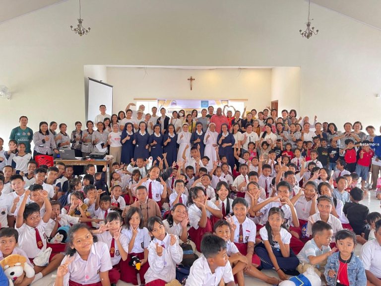 Rumah Sakit Santa Elisabeth Batam, Charis dan Cahaya Masa Depan (CMD) Singapura Bakti Sosial di Asrama Santo Fransiskus Xaverius, Karimun