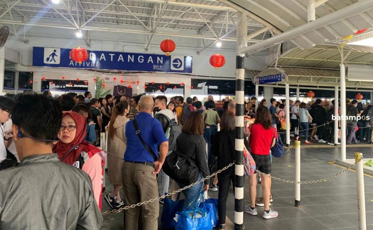 Desak Tarif Tiket Feri Batam-Singapura Turun