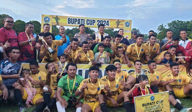 Tim Busung FC Juara Turnamen Sepakbola Bupati Cup 2024 usai Tumbangkan Tim Kelong FC Lewat Adu Penalti