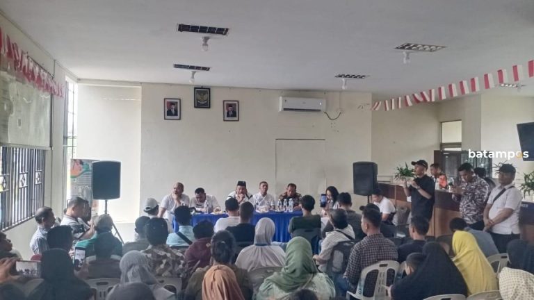 Pemukiman Akan Digusur, Warga Kampung Baru Datangi Kantor Lurah Seibinti