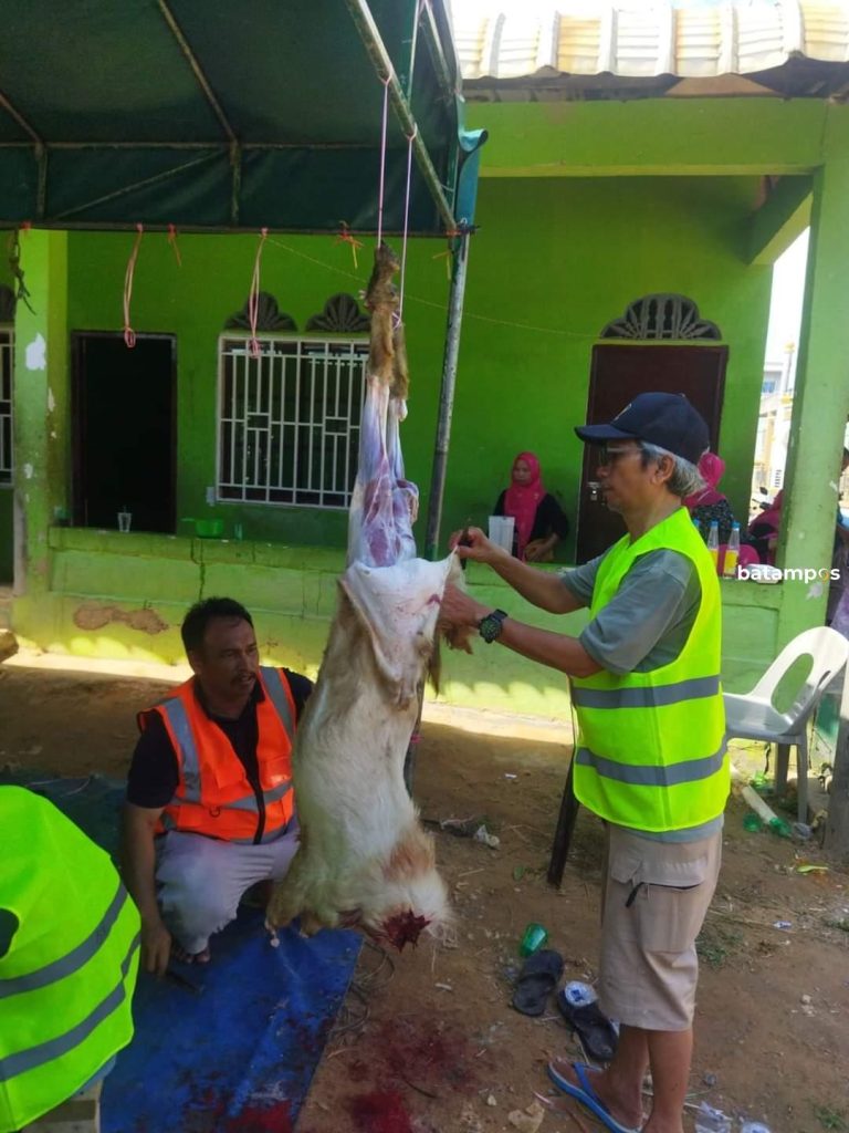 Nurul Huda Sembelih 6 Sapi dan 42 Kambing