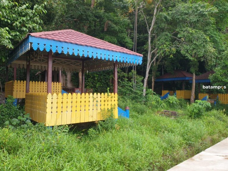 Gazebo Air Terjun Temburun Memprihatinkan, Disparbud Ancam Ambil Alih Pengelolaannya