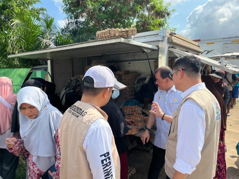 Satu Kontainer Telur Ayam Habis Terjual Di Operasi Pasar