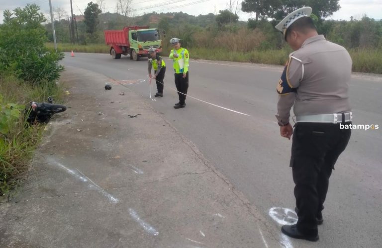 Bertabrakan dengan Truk, Pengendara Motor Tewas di jalan Galang Batang, Bintan