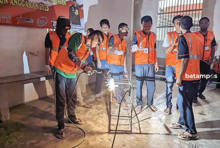 Sebelum Bebas, Napi Lapas Batam Diberi Bekal Keterampilan