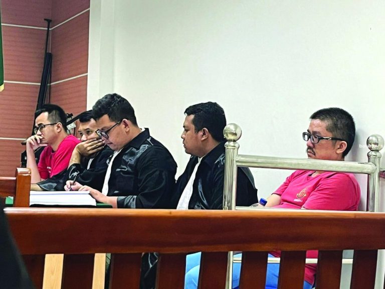 Terdakwa Restitusi Pajak Akui Kaget Ponsel yang Dikirim Berubah Jadi Tanah