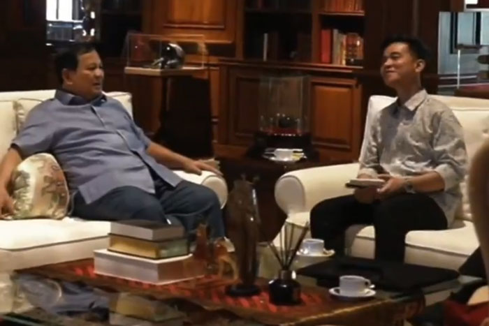 Prabowo Menjamu Gibran Secangkir Kopi Hambalang