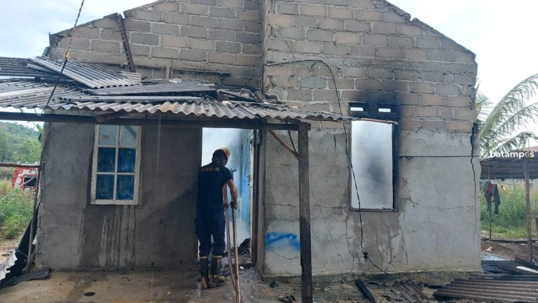 Diduga Berawal dari Kipas Angin, Rumah Mimin Afina di Bintan Terbakar