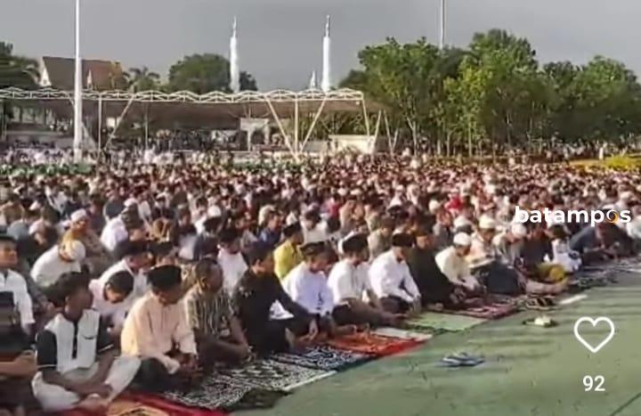 Ribuan Warga Batam Salat Idul Adha di Dataran Engku Putri