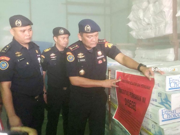 Gudang Ikan Impor Ilegal Digerebek