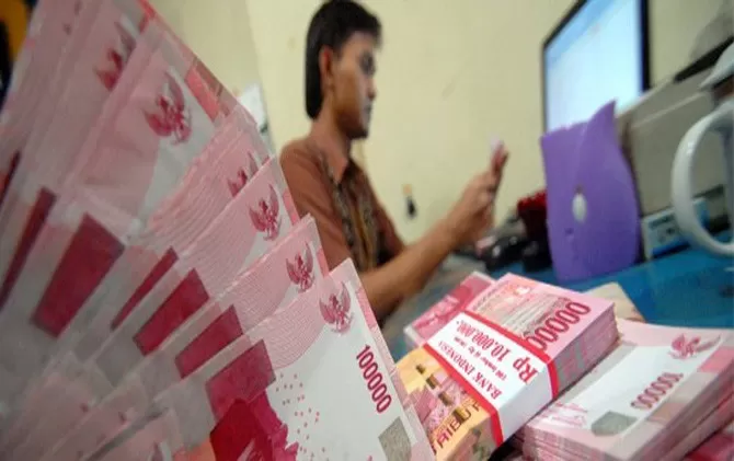 Gaji ke-13 PNS hingga Pensiunan Cair Mulai Hari Ini