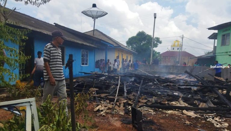 Rumah Warga di Kampung Kawal Tengah, Bintan Ludes Terbakar