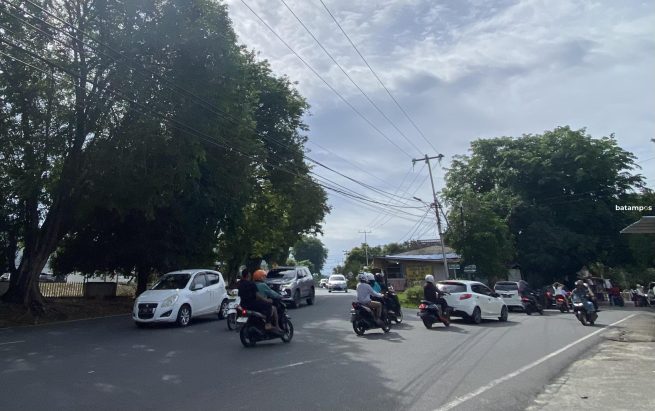 Tak Ada Rambu-Rambu Lalu Lintas, Pertigaan Sungai Jang Rawan Kecelakaan