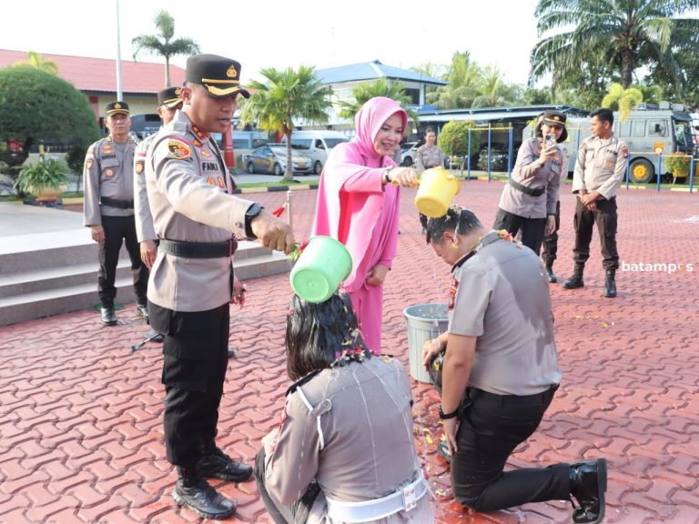 41 Anggota Polisi di Karimun Naik Pangkat