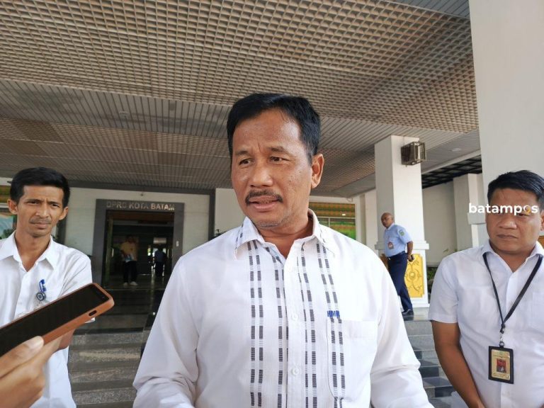 1.204 Calon Siswa SMP Negeri di Batam Tak Lolos PPDB, Rudi Minta Sekolah Swasta Berbesar Hati