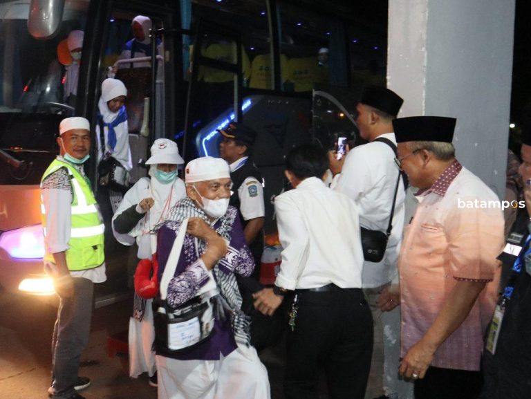 Besok, 445 Jemaah Haji Kloter 15 Asal Batam Dijadwalkan Tiba