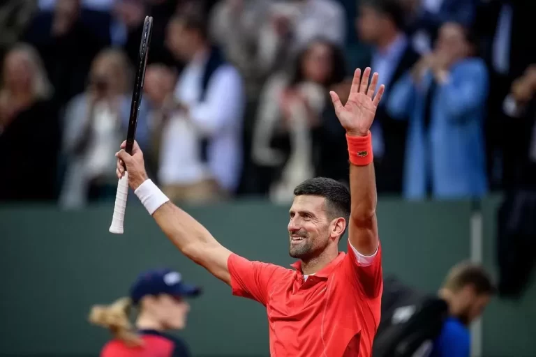 Sempat Dicemooh, Novak Djokovic Justru Lolos ke Final Wimbledon 2024 Lawan Carlos Alcaraz